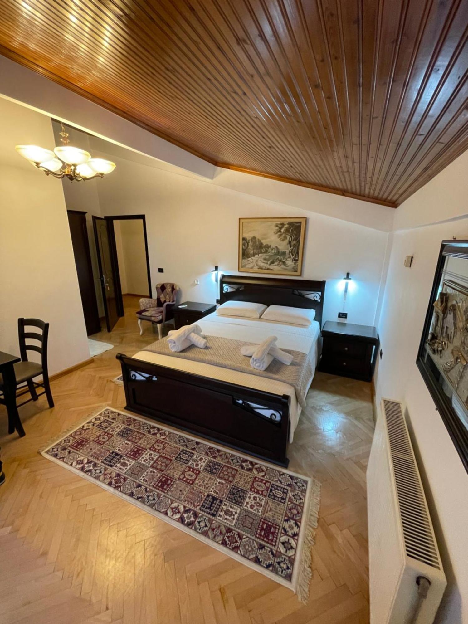 Vila At Berat Exterior photo