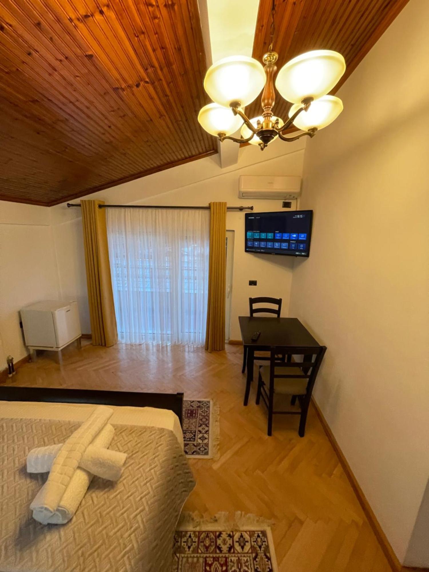Vila At Berat Exterior photo